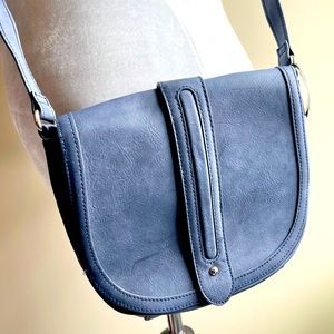 NWOT Gray Express Saddle Cross Body Bag